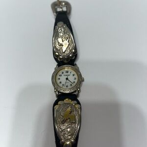 Crumrine Western Watch Women Silver
Tone Leather Band (need battery )